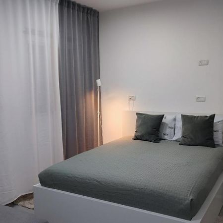 Studio Apartment 12 Minutes From Bahai'S Garden Haifa Buitenkant foto