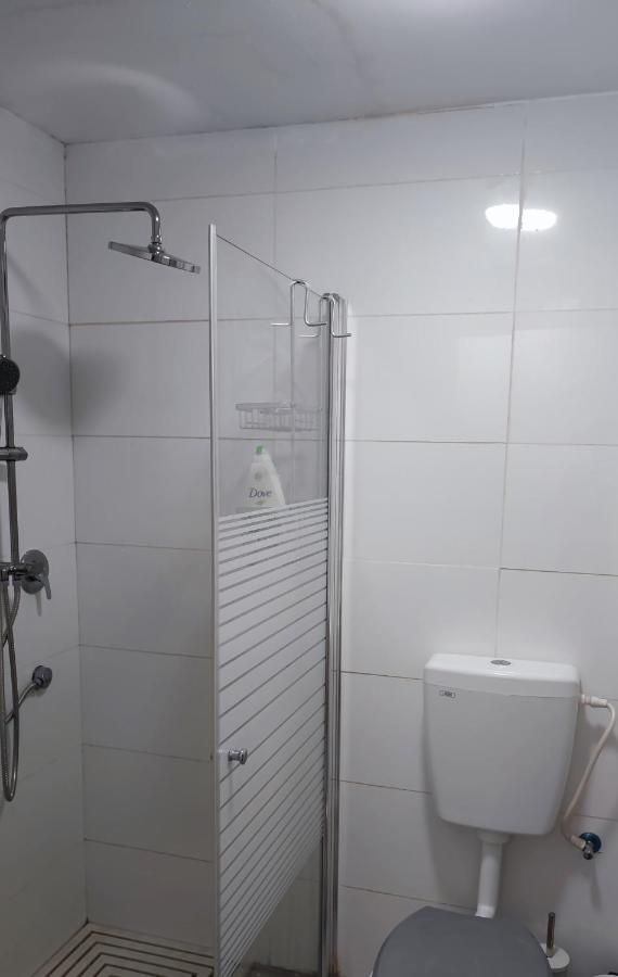 Studio Apartment 12 Minutes From Bahai'S Garden Haifa Buitenkant foto