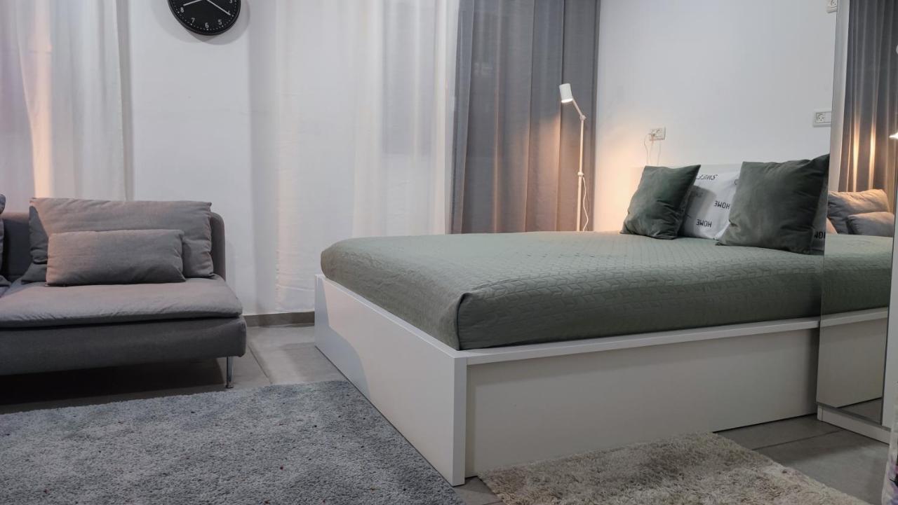 Studio Apartment 12 Minutes From Bahai'S Garden Haifa Buitenkant foto